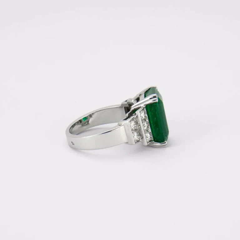 Emerald Ring, Diamonds - Image 5