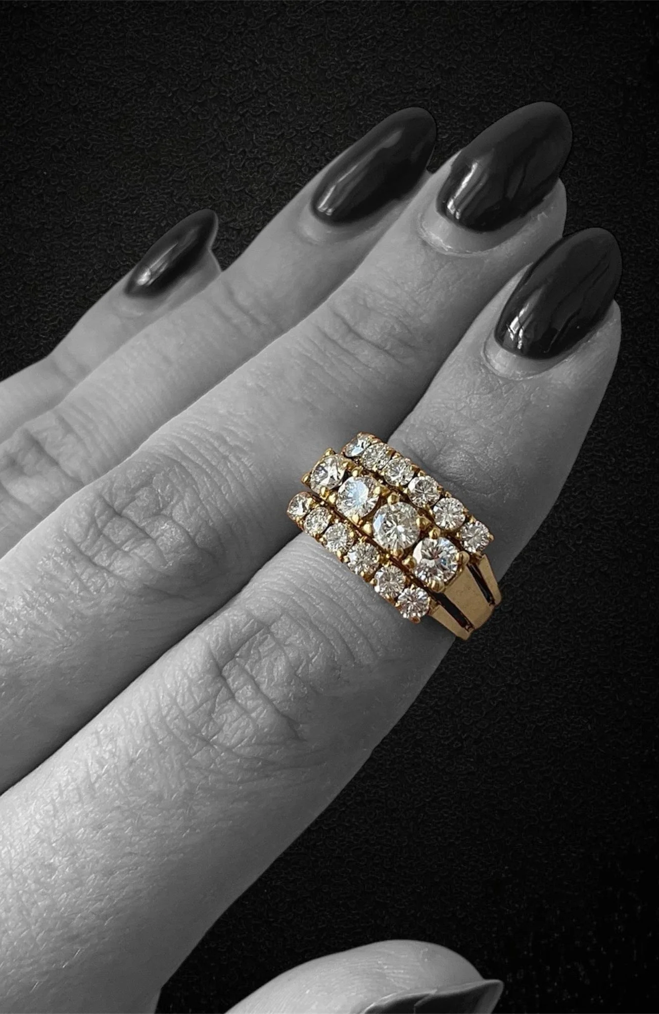 Diamond band ring in yellow gold - Image 6