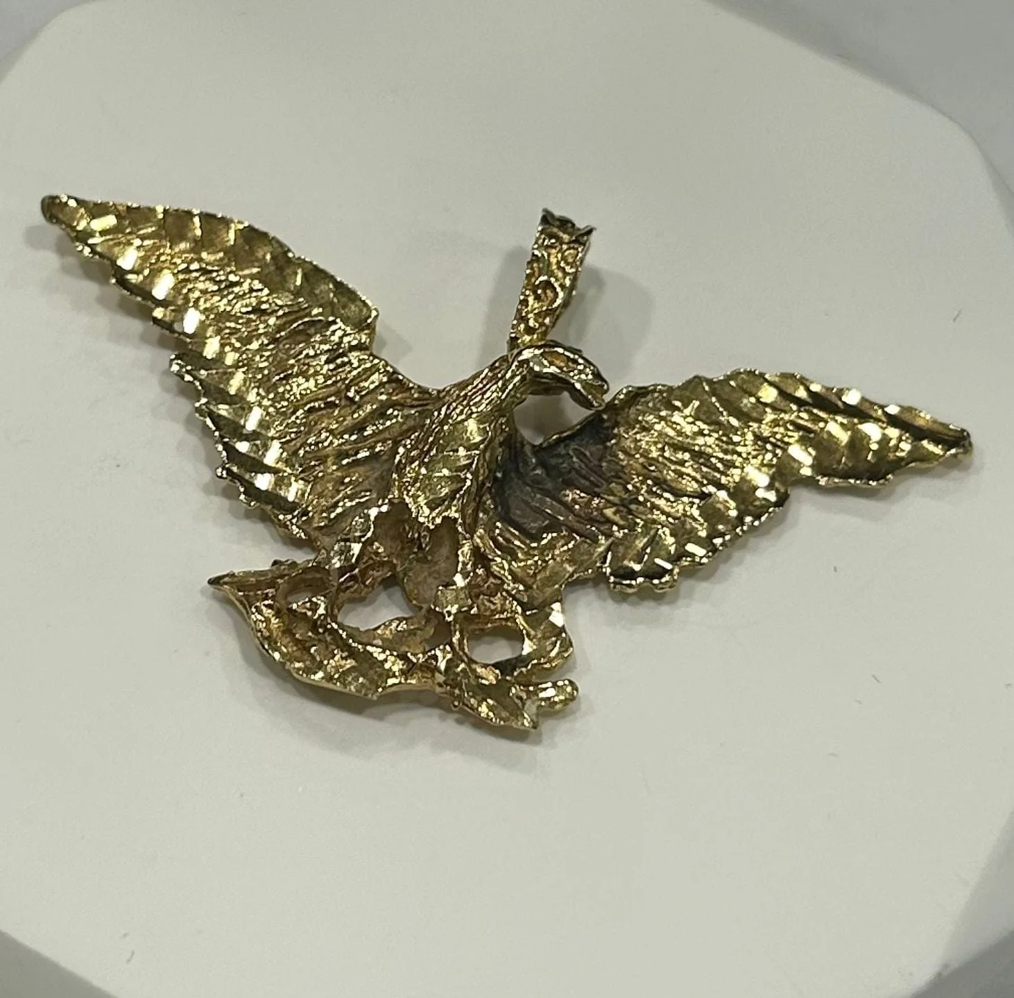 Yellow gold eagle pendant - Image 3