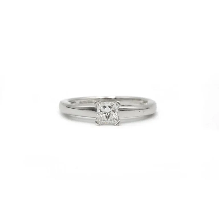 Solitaire - White gold and diamond