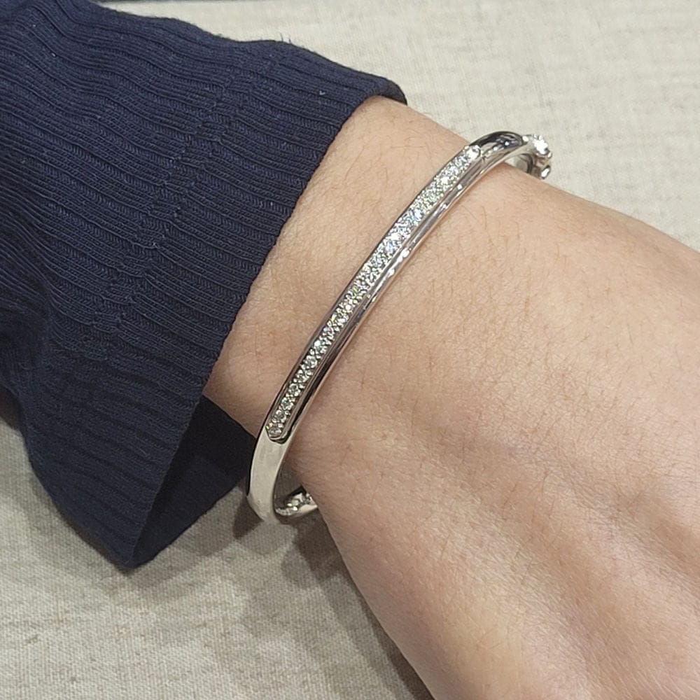 18k white gold and diamond brilliant bracelet  - Image 2