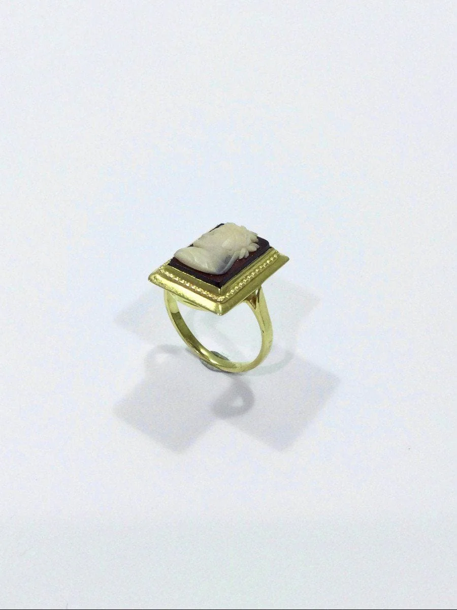 Yellow Gold Ring & cameo - Image 8