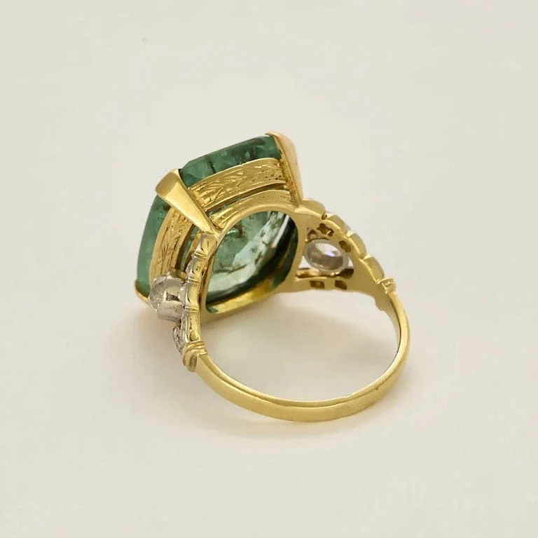 Le Jardin ring in two golds, emerald and diamonds  - Image 6