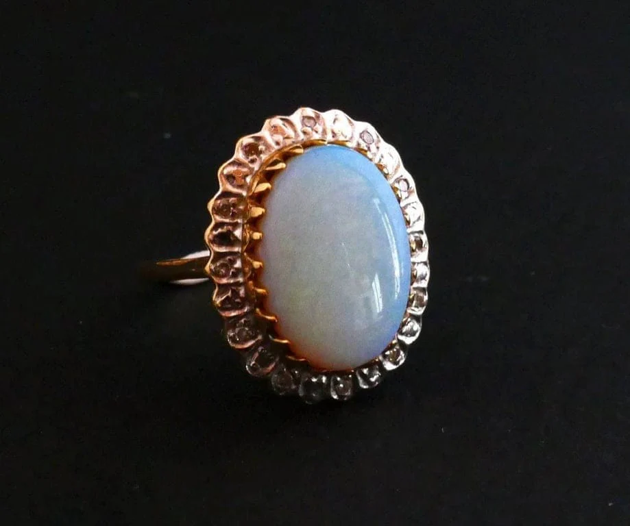 Opal cabochon and diamond ring - Image 3