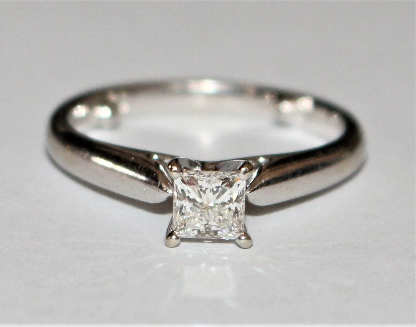 Princess cut solitaire ring - Image 3