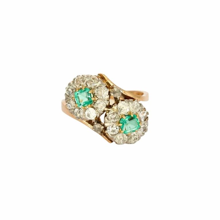 Ring Toi & Moi emeralds diamonds