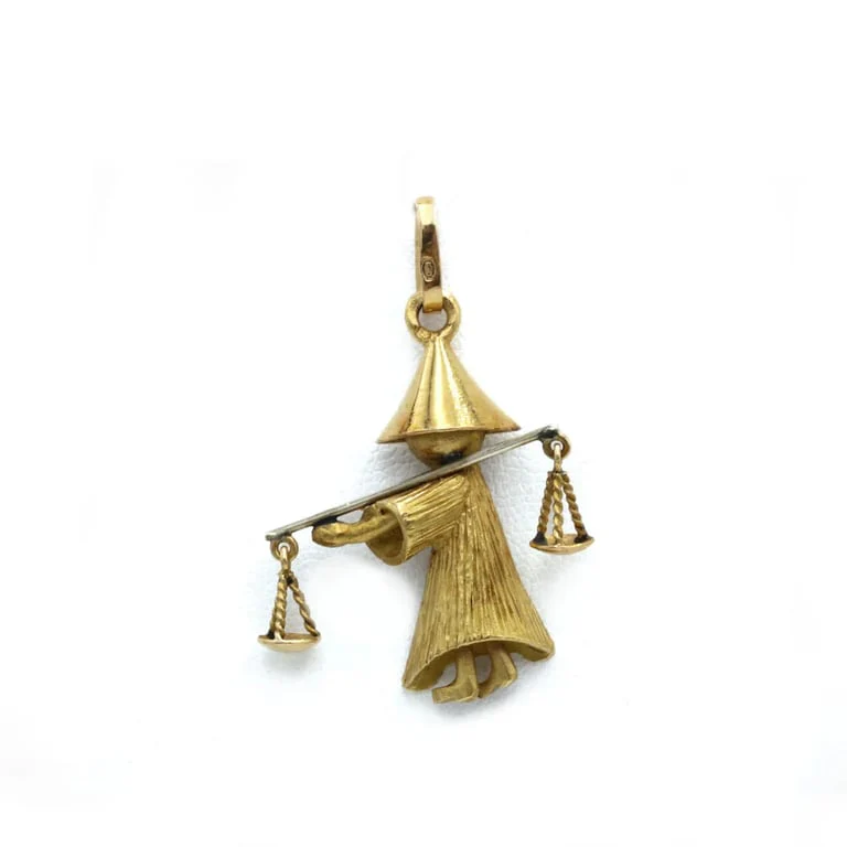 Peasant Charm Pendant - Yellow Gold