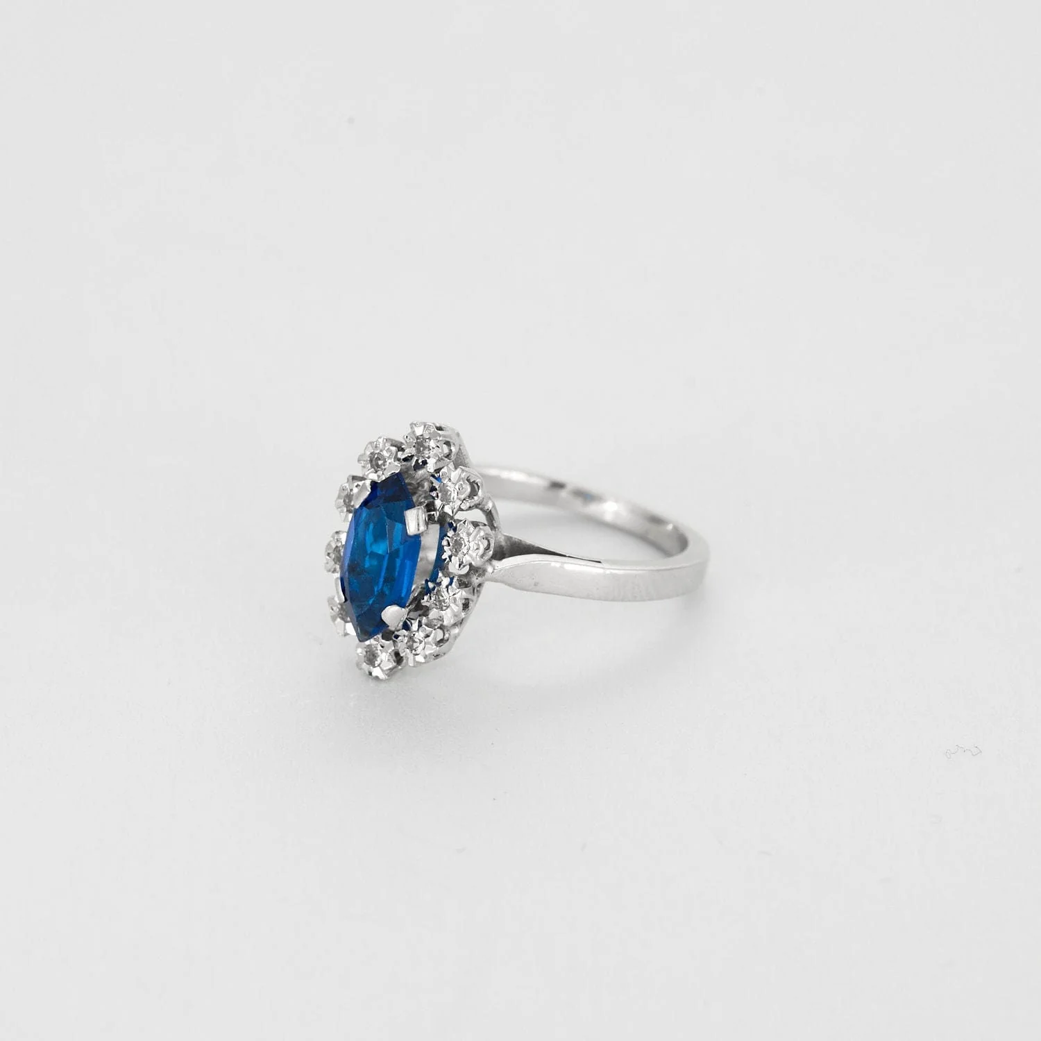 Ring Daisy in white gold - Image 6