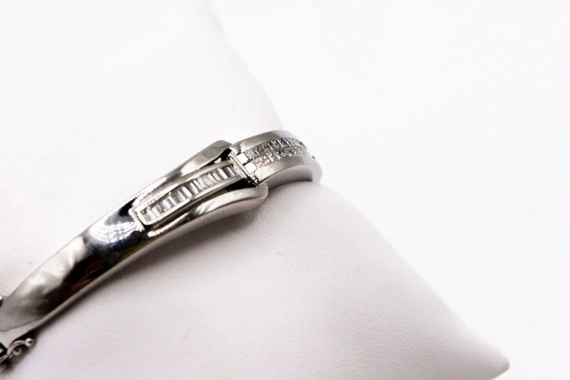 White gold bangle bracelet with diamonds  - Image 6
