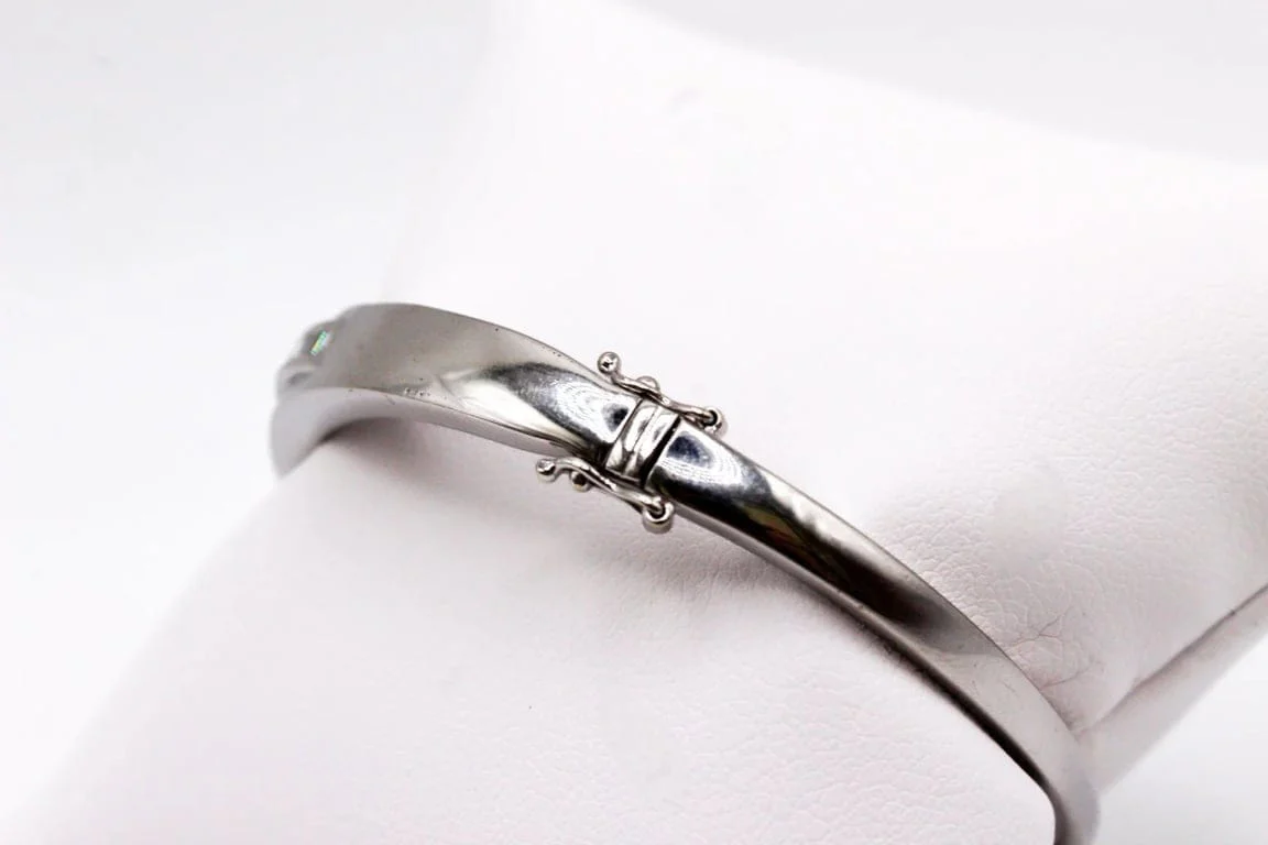 White gold bangle bracelet with diamonds  - Image 7
