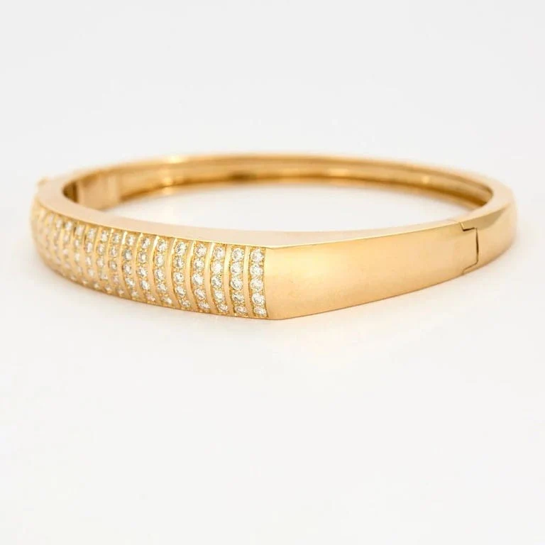 Yellow gold diamond bangle bracelet - Image 5