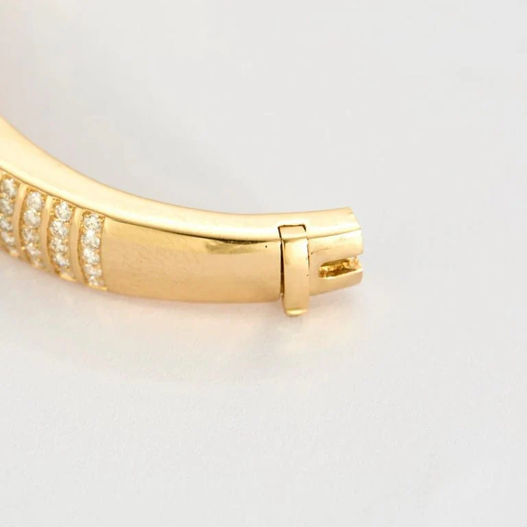 Yellow gold diamond bangle bracelet - Image 7