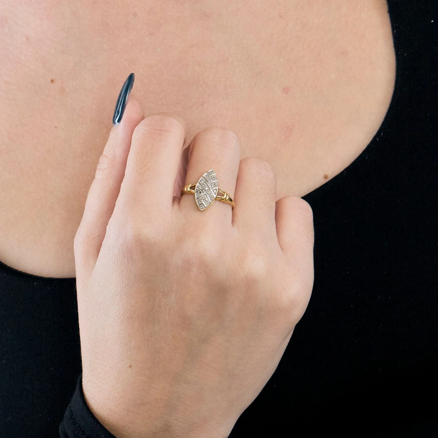 Yellow and white gold marquise ring with diamonds - Image 2
