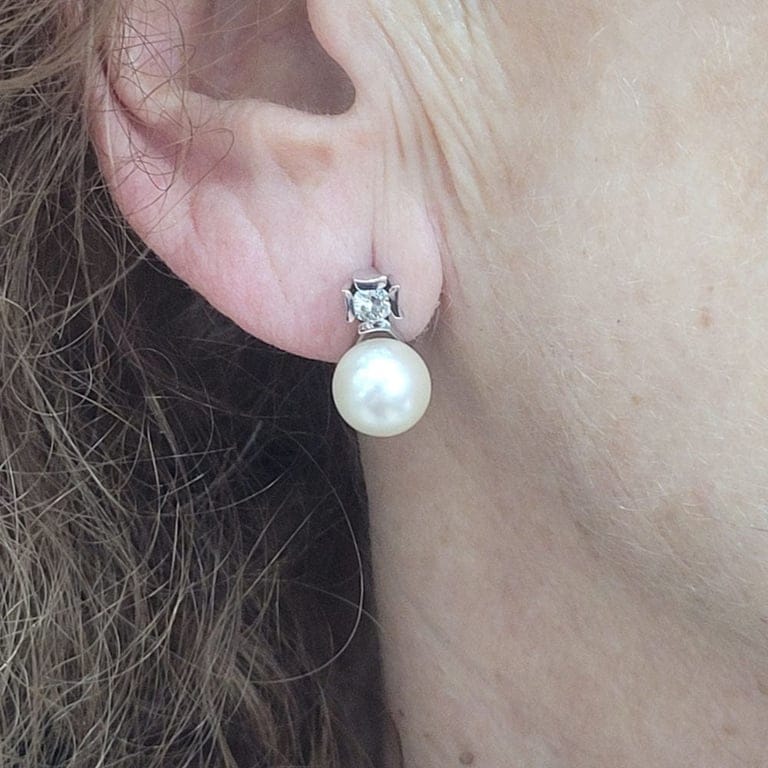 Akoya pearl and brilliant-cut diamond earrings  - Image 2