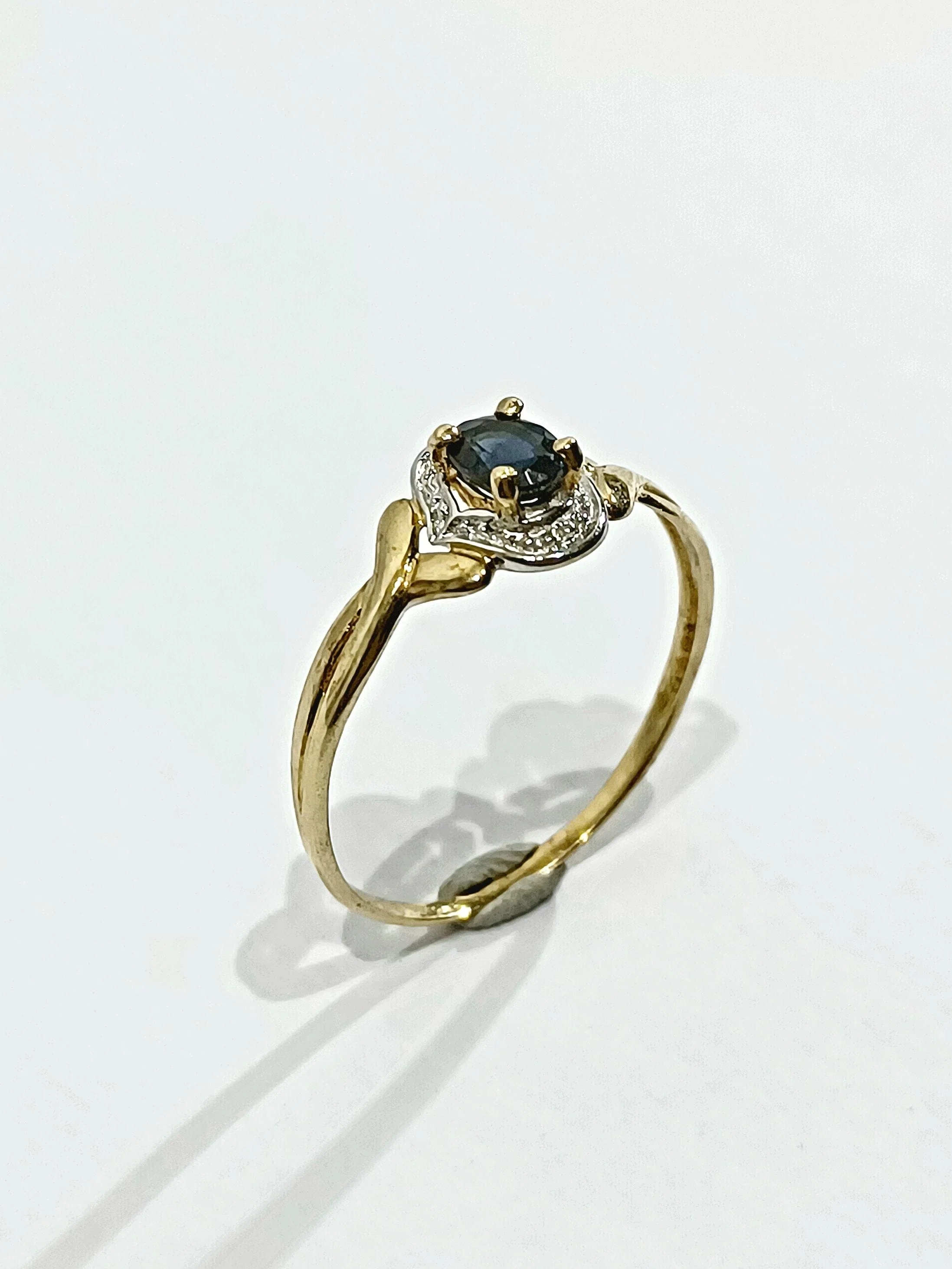 Gold And Sapphire Ring - Image 4