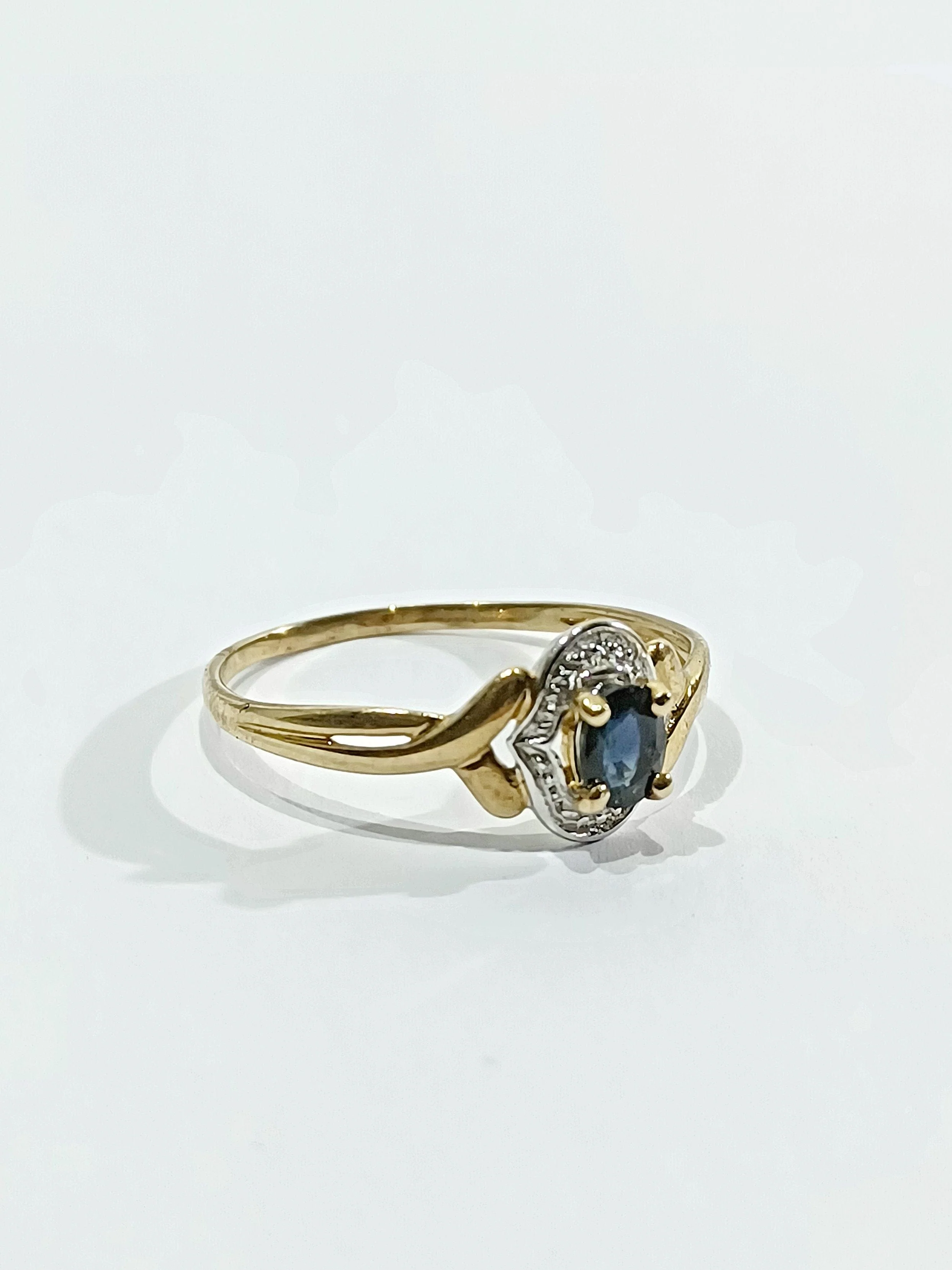 Gold And Sapphire Ring - Image 8