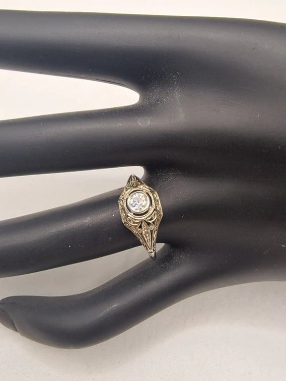 Antique Solitaire Ring Early 1900s  - Image 2