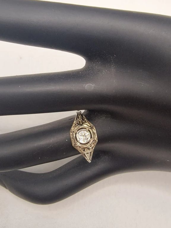 Antique Solitaire Ring Early 1900s  - Image 5