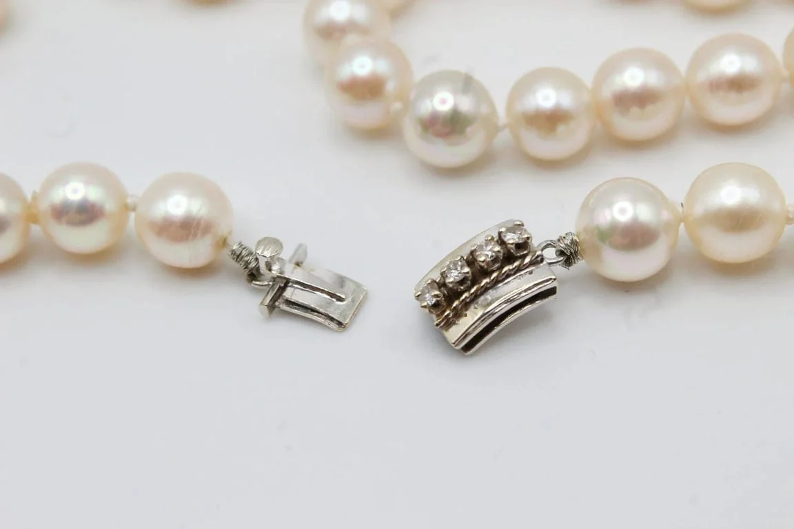Pearl and diamond necklace  - Image 7