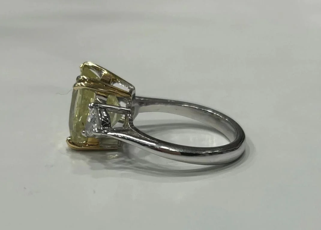 Cocktail ring 2 golds, sapphire, diamonds - Image 3