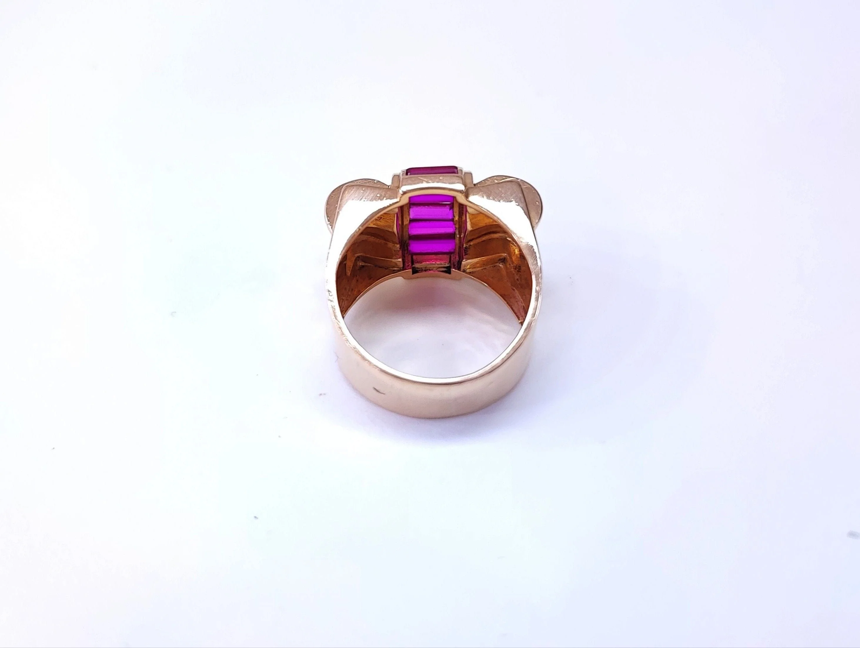 Tank ring set with baguette rubies in 18k rose gold  - Image 3