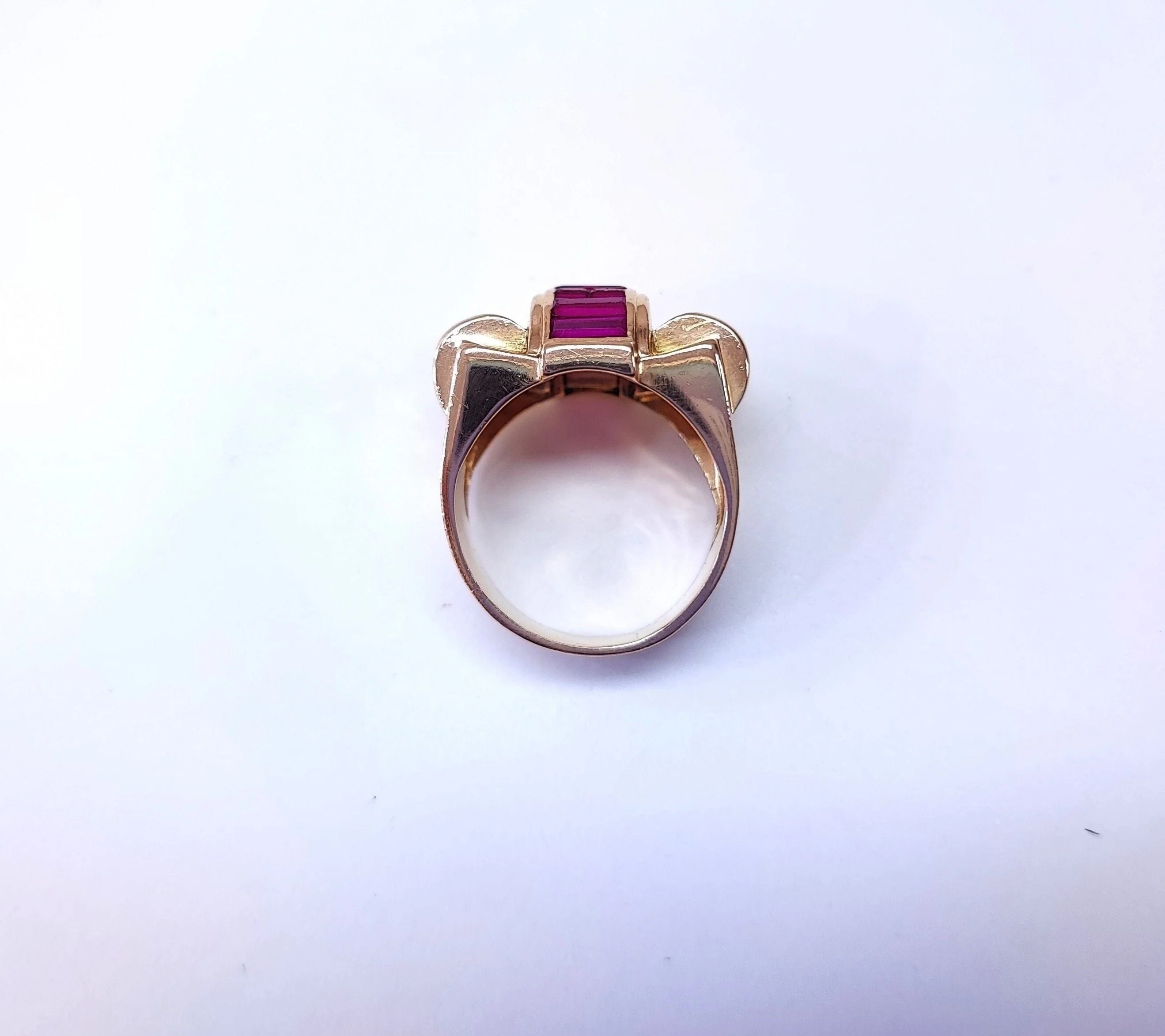 Tank ring set with baguette rubies in 18k rose gold  - Image 4