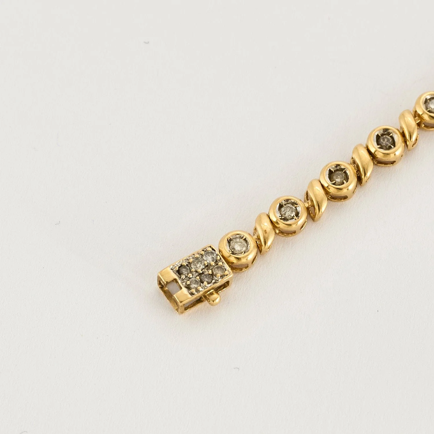 Yellow gold diamond bracelet - Image 3