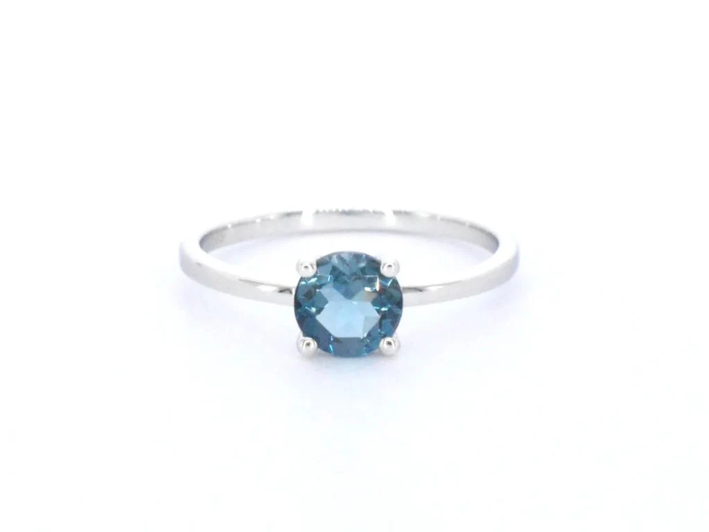 White gold ring with topaz - Image 5