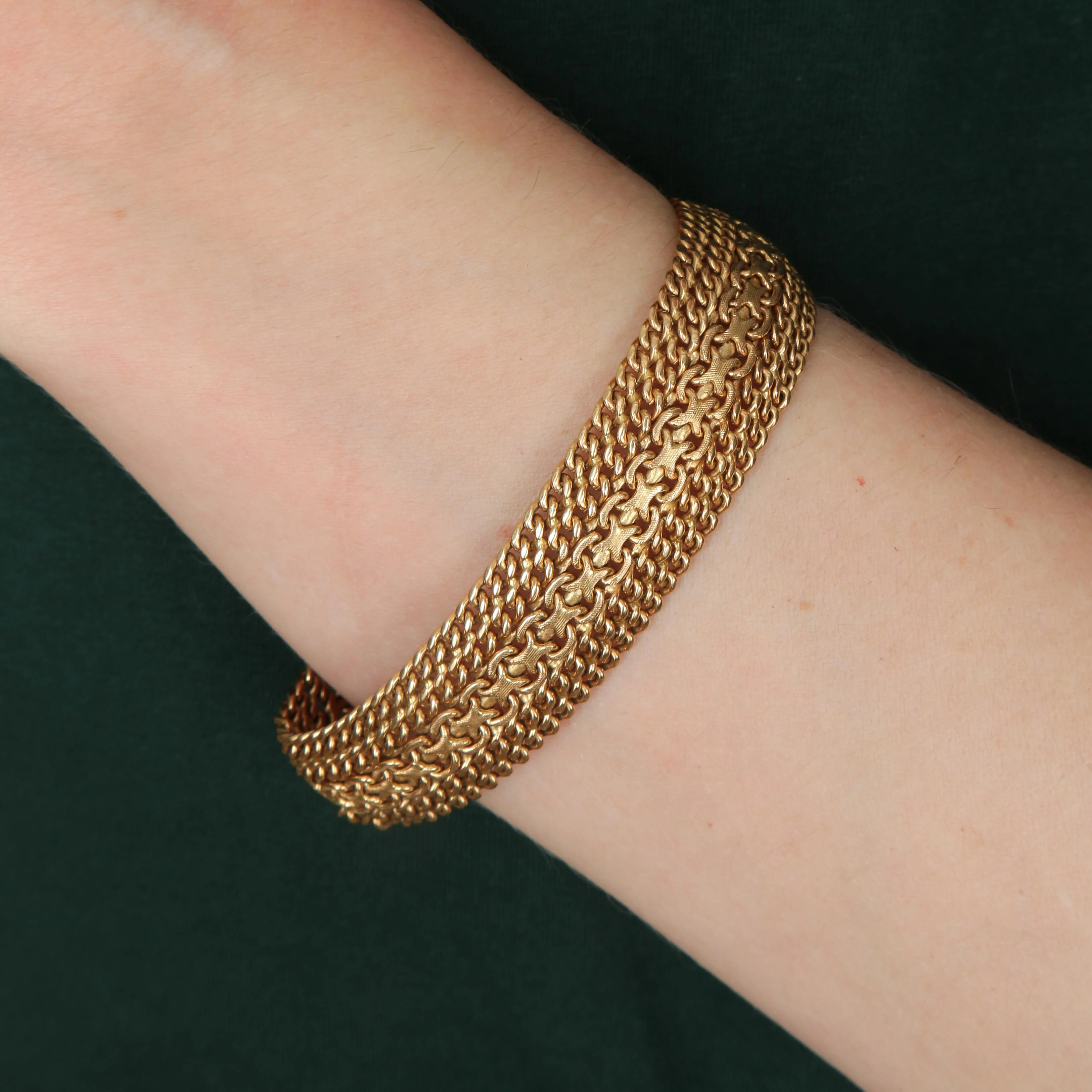 Yellow gold cuff bracelet - Image 2