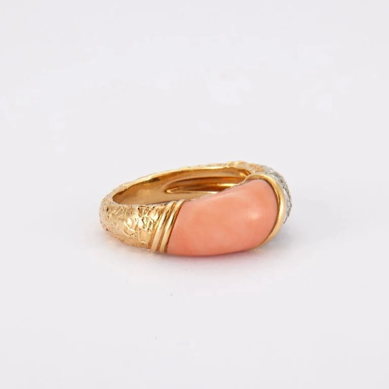 VAN CLEEF & ARPELS - Coral Diamond Ring - Image 8