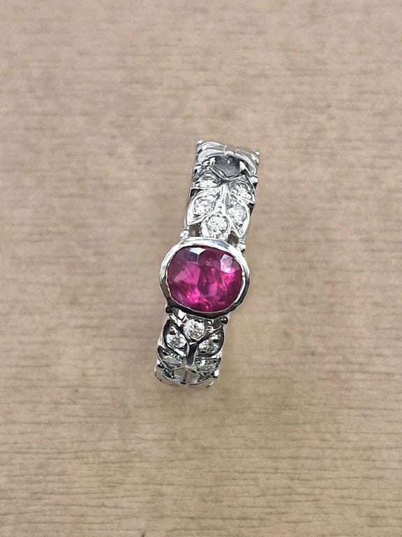 18kt white gold ring Solitaire with rubies and diamonds  - Image 5