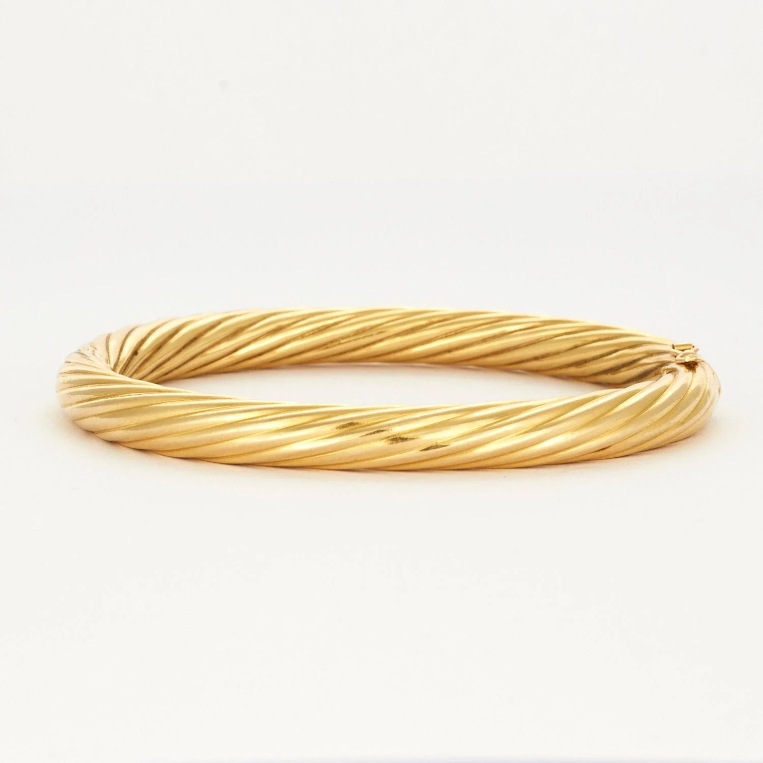 Yellow gold bangle bracelet - Image 4