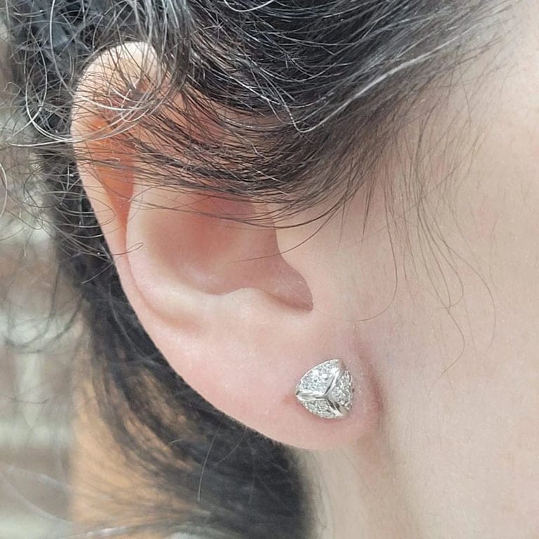 18k white gold and diamond earrings - Image 2