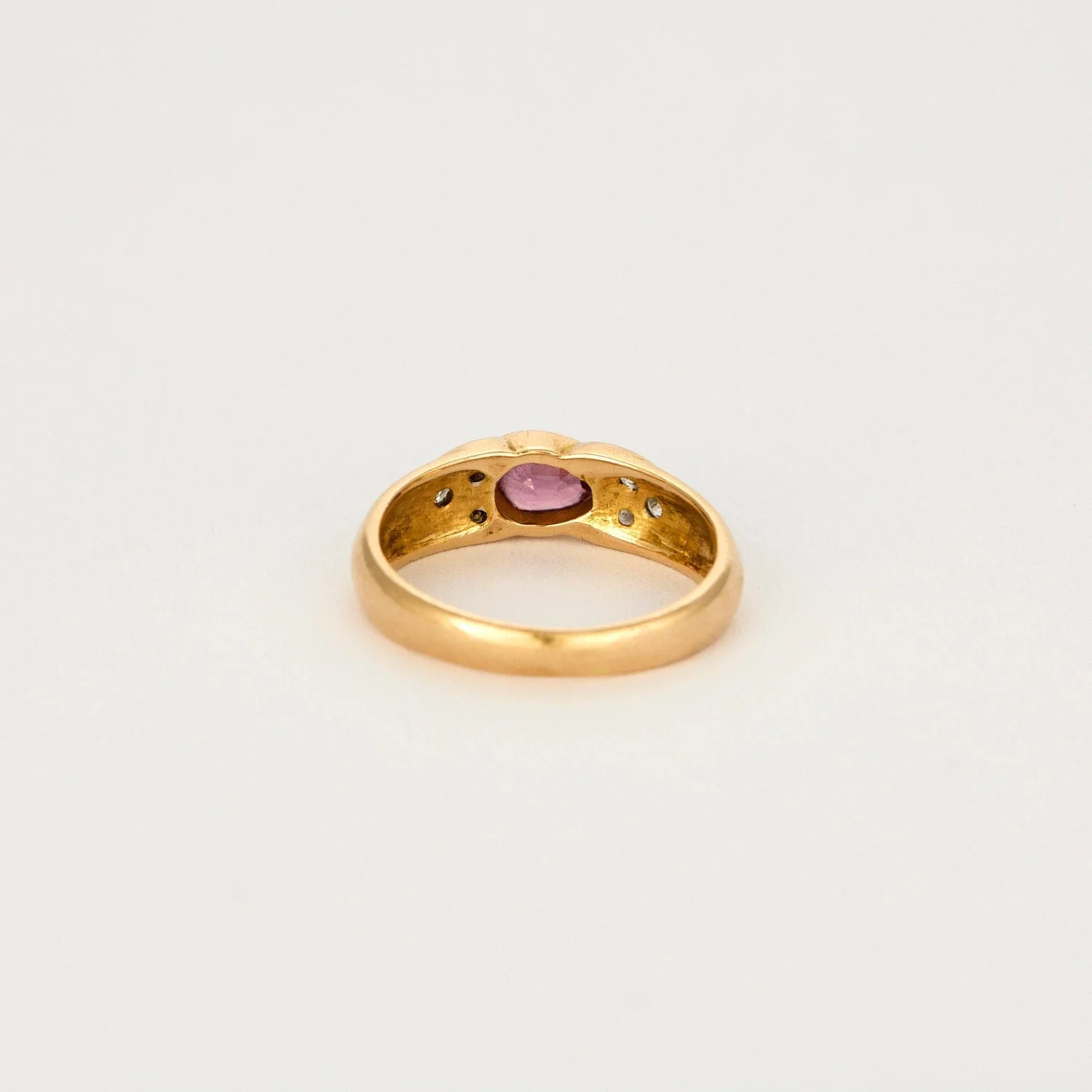 Yellow gold bangle ring with pink sapphire and diamonds - Image 5