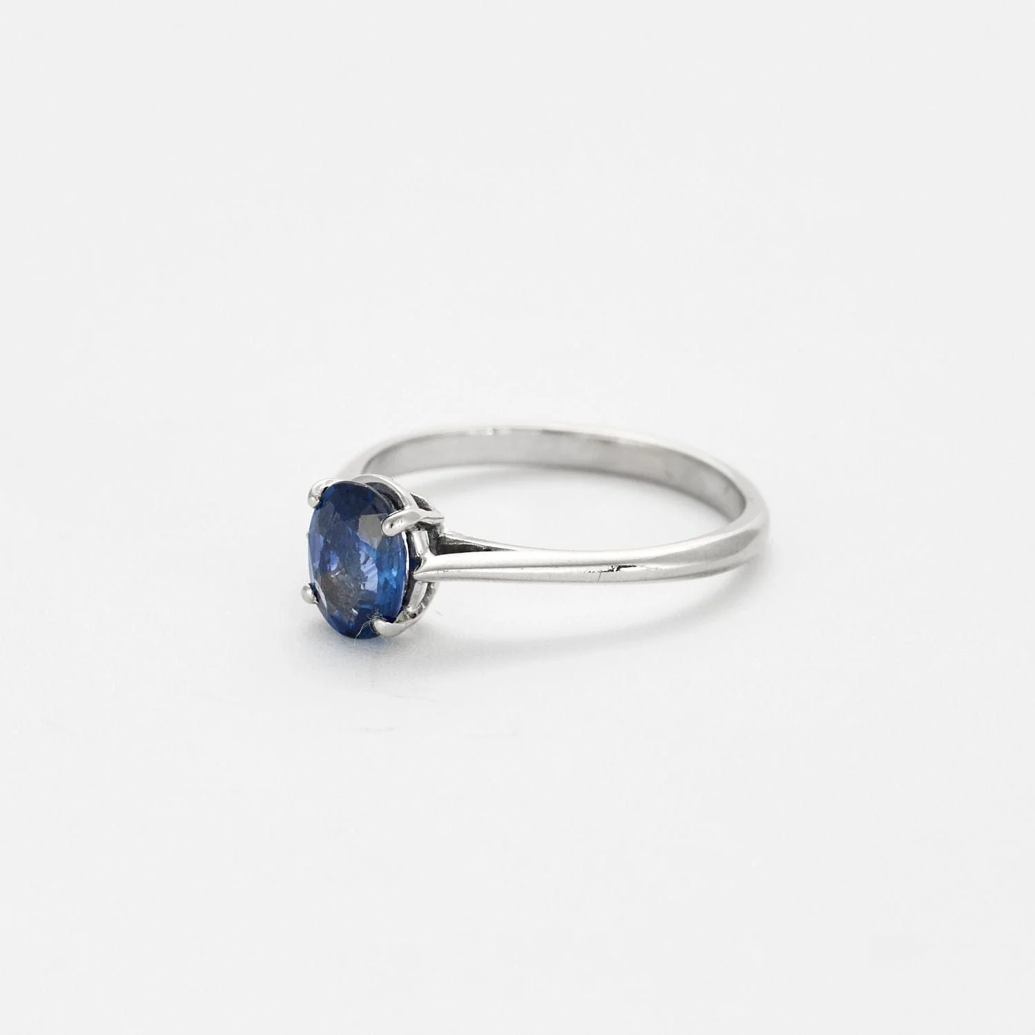 White gold sapphire ring - Image 3