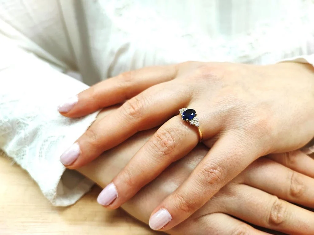 Sapphire and diamond ring - Image 2