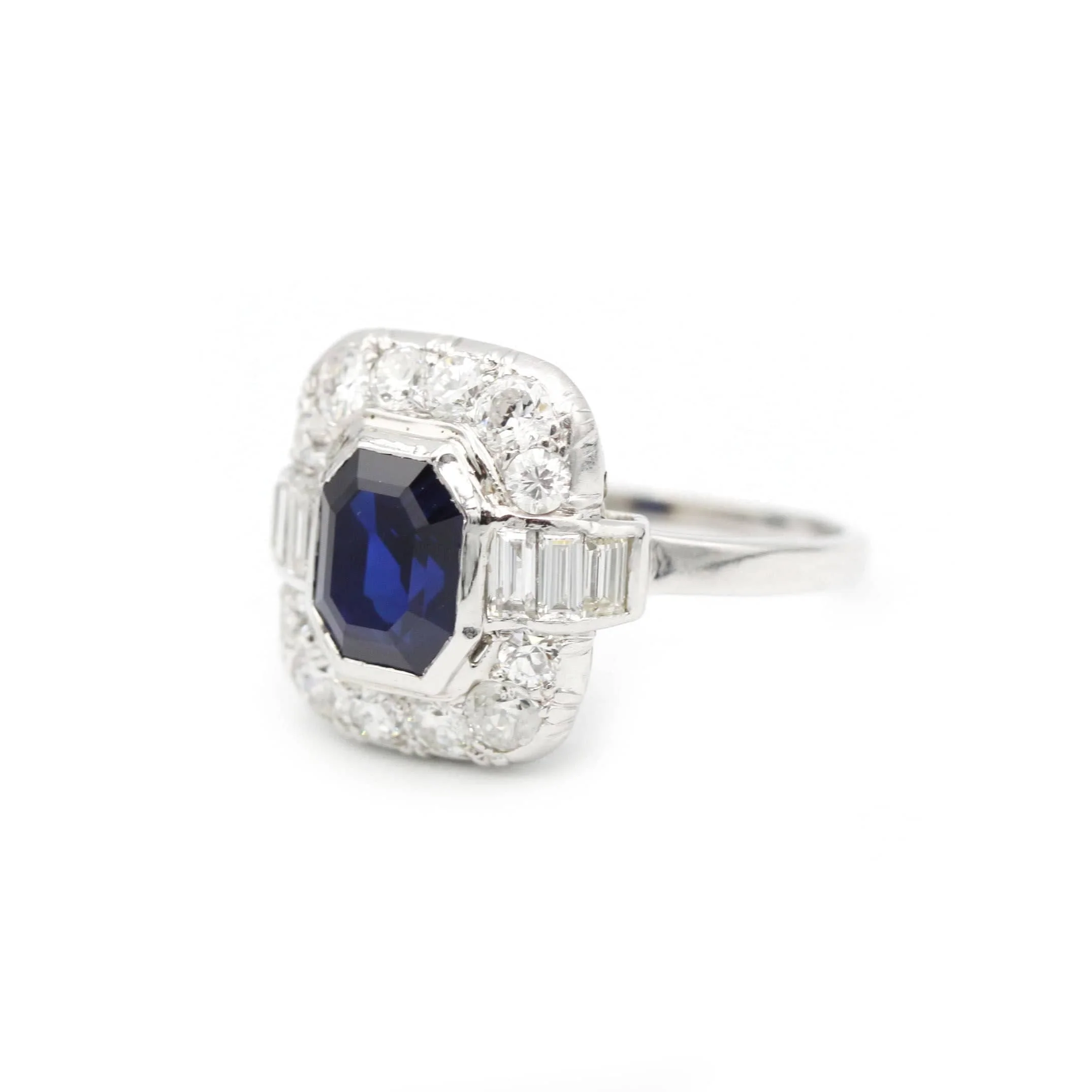 Ring - platinum, Diamonds & Sapphire - Image 4