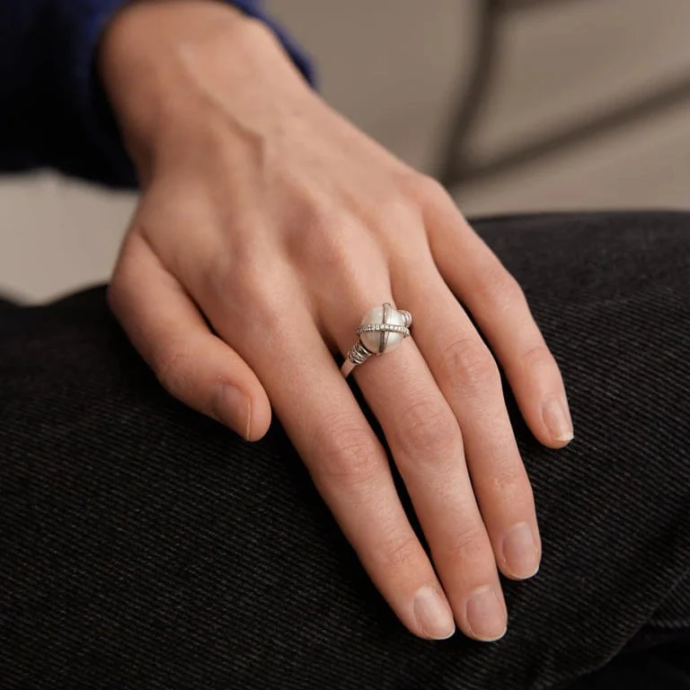 FRED - “Bay of Angels” Pearl Diamond Ring - Image 2