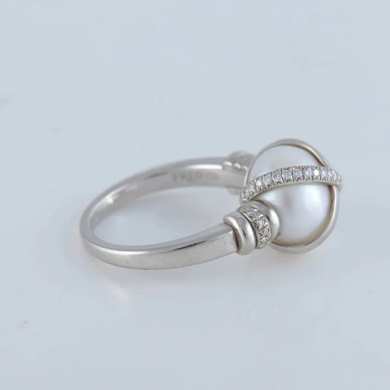 FRED - “Bay of Angels” Pearl Diamond Ring - Image 5