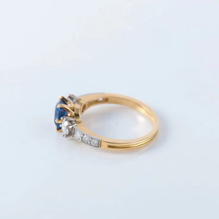 Gold and sapphire ring - Image 6