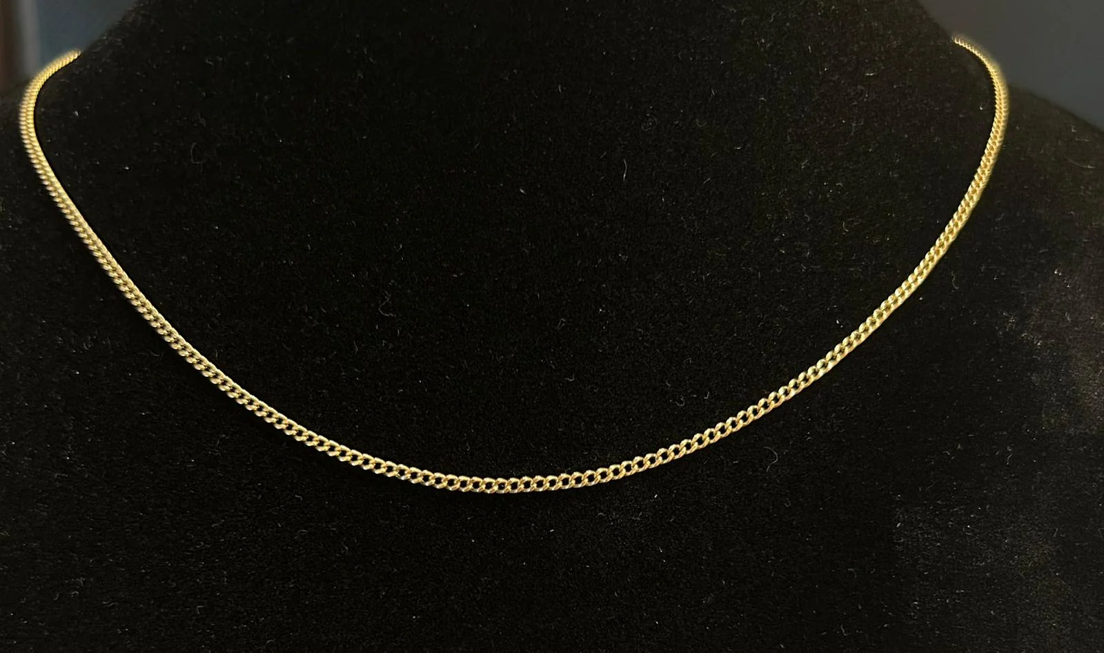 Yellow gold curb chain - Image 2