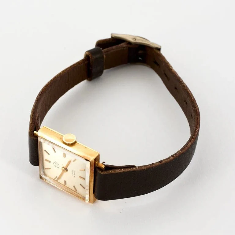 VIC ORT watch in yellow gold - Image 3