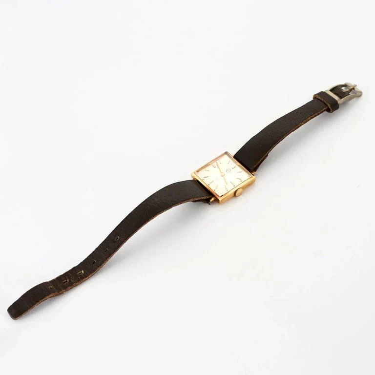 VIC ORT watch in yellow gold - Image 4