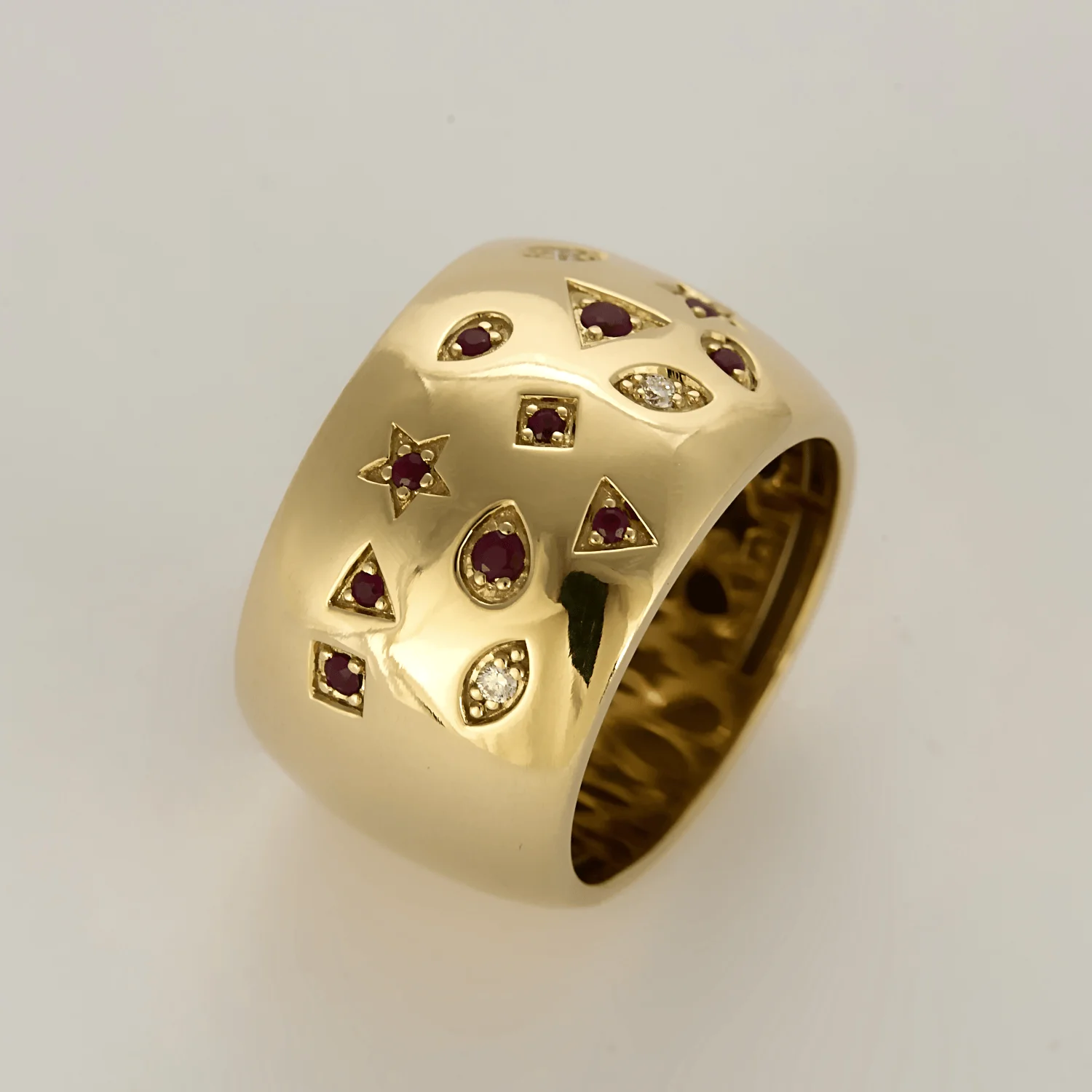 Yellow gold ring with diamonds and rubies - Image 9