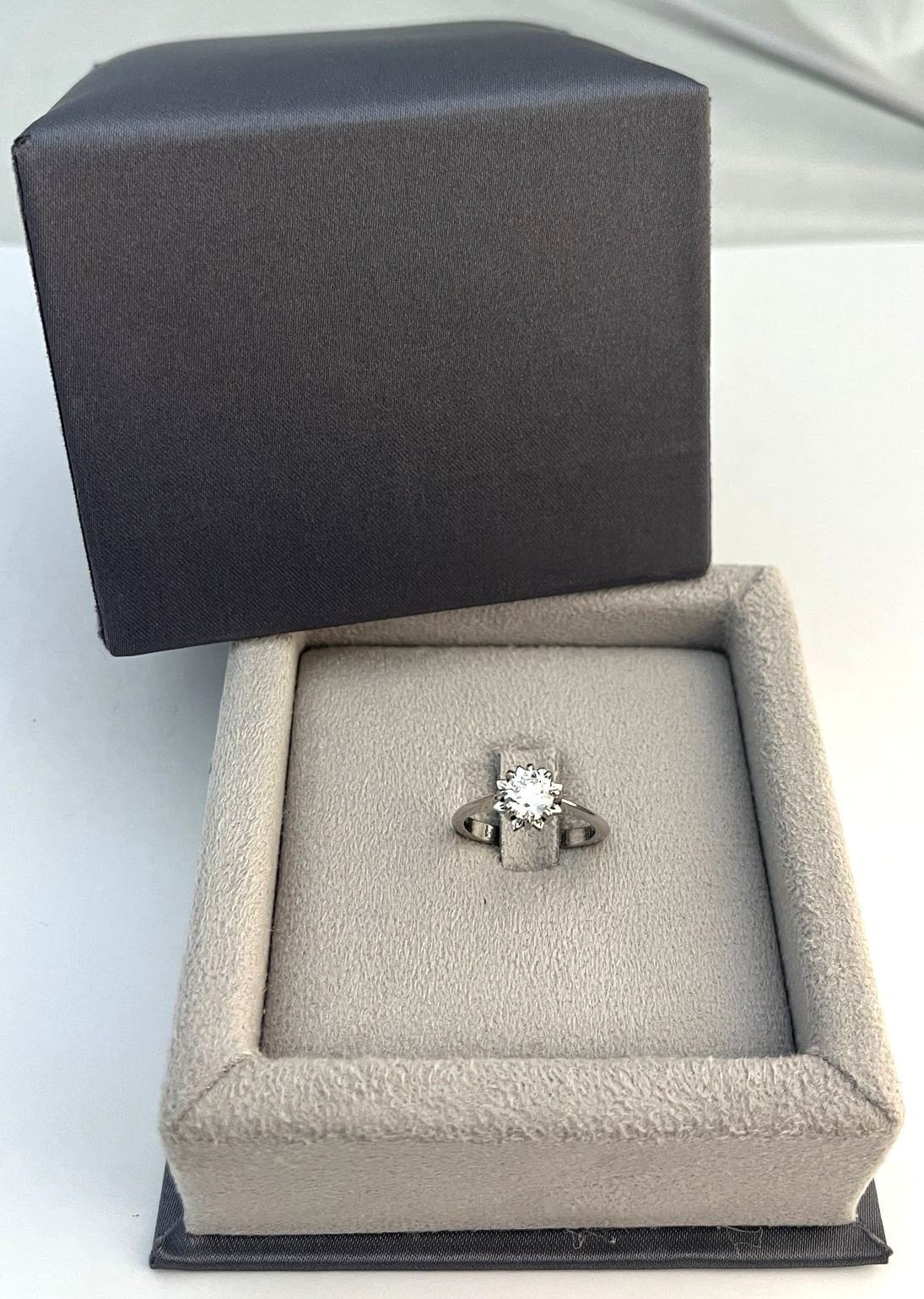 0.78 carat diamond ring - Image 7