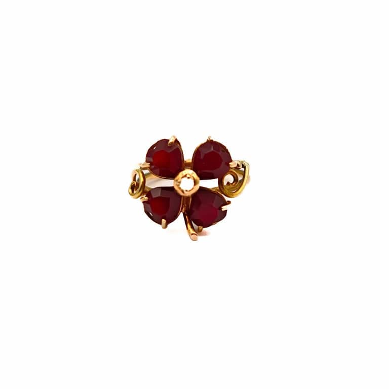 Yellow gold Clover Design Garnet Dress ring 