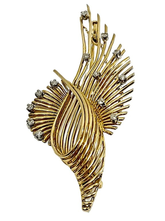 Gold and diamond brooch