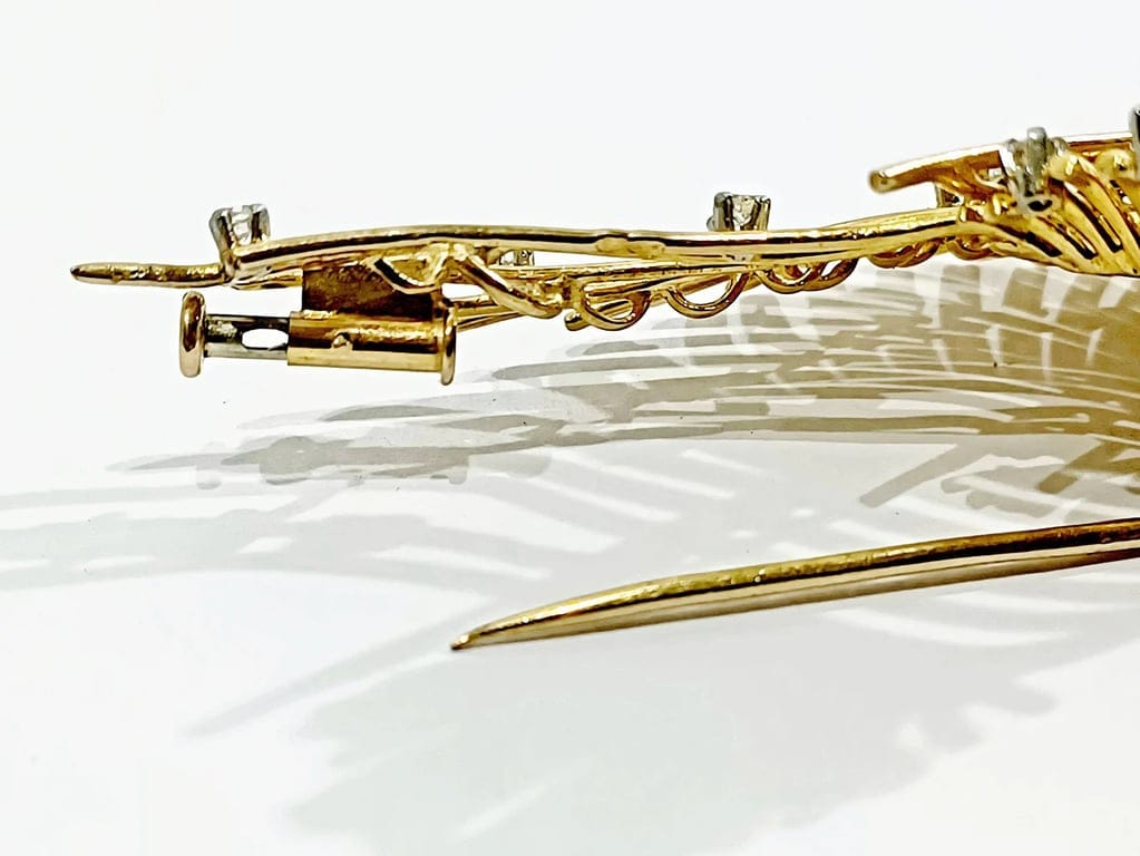 Gold and diamond brooch - Image 13