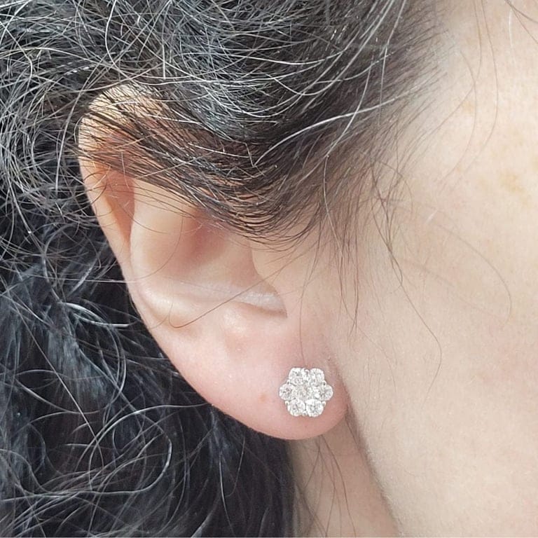 18k white gold diamond earrings  - Image 2