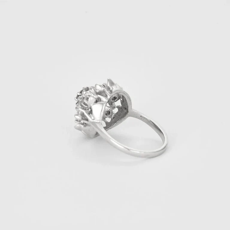 White gold flower ring with diamonds - Image 5